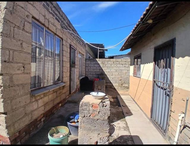 4 BEDROOM HOUSE FOR SALE IN OLIEVENHOUTBOS